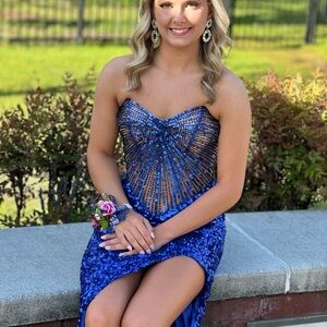 Elegant Blue Sequin Strapless Dress